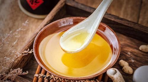 玉米油、大豆油、花生油,哪种油更适合家庭使用区别大,别用错