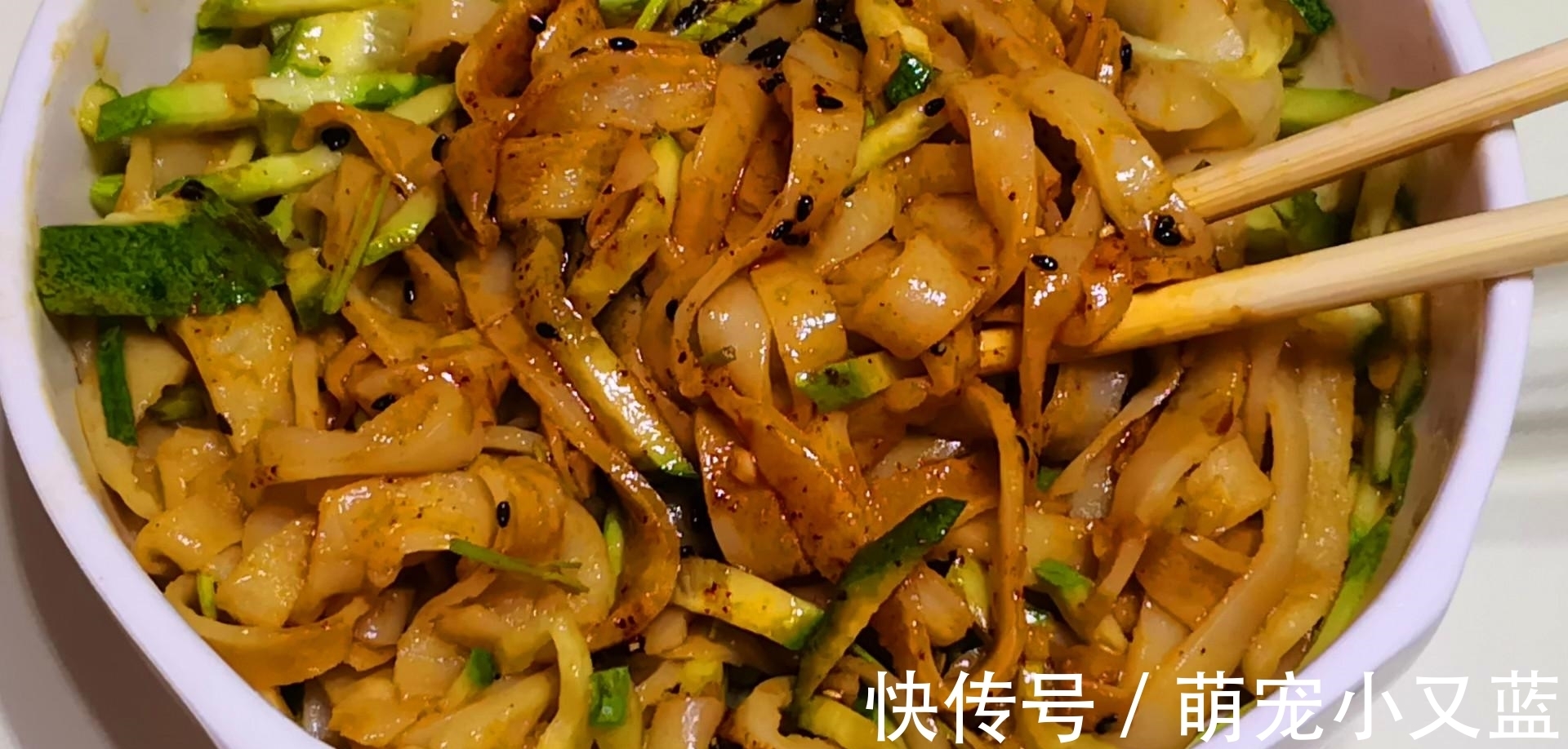 凉开水|电饼铛做凉皮，原来这么简单，不用洗面不用蒸，30秒做一张，好吃