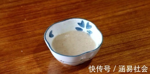花椒粒|一碗面粉,2个萝卜,教你做好吃的萝卜丝饼,爱吃萝卜的快收藏