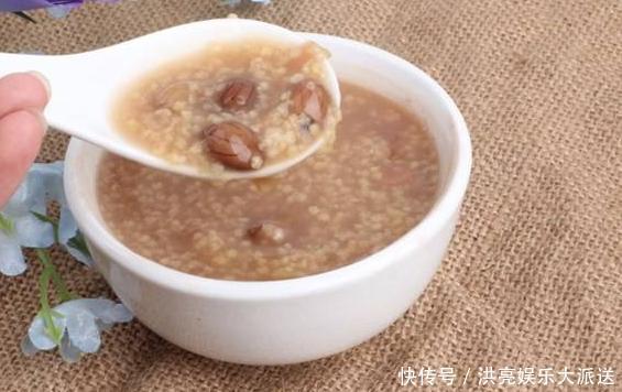 松软|小米别总熬粥了,加1把花生简单一做,松软味美,一碗不够喝!