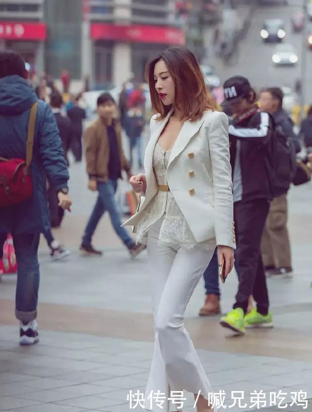 高跟鞋|别不服，“喇叭裤”在修身上有一套，微胖女孩想必心知肚明！