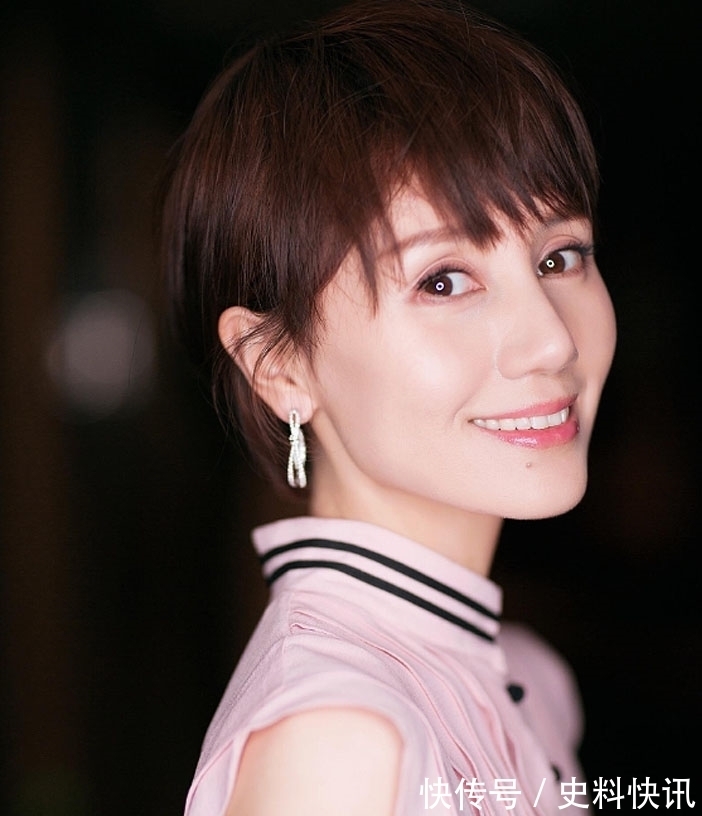 刘涛 女人年纪越大越别急着烫发,试试这4种短发,“阿姨”变“姐姐”