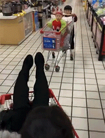 |搞笑GIF:闺蜜说她找到了男朋友,差点我就相信了