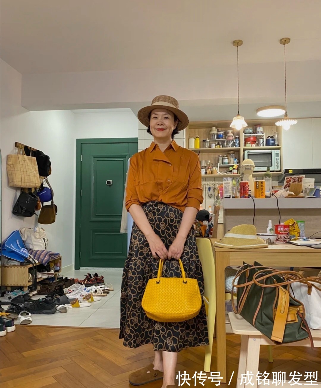 衬衫|五六十岁的女人怎么穿减龄?学会“三要三不要”,时尚优雅显年轻