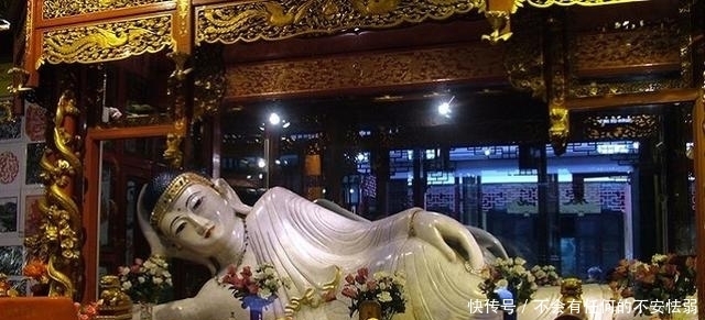 上海一座低调清幽的寺院，因供奉玉佛而出名，被称为沪上名刹