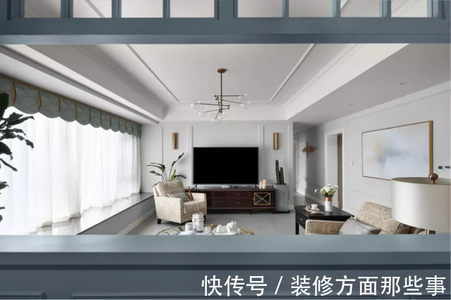 屏风|159平美式风四居室,沙发墙的居然是灰蓝色木质屏风