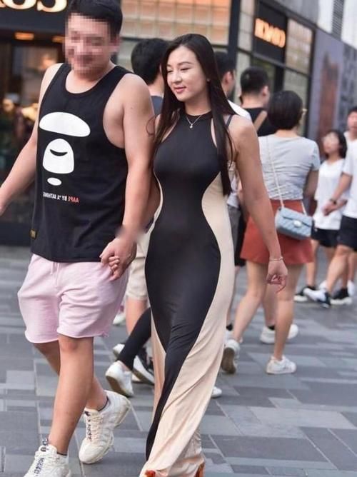 百搭|时尚百搭,穿一条绿灰色的瑜伽裤,休闲味十足