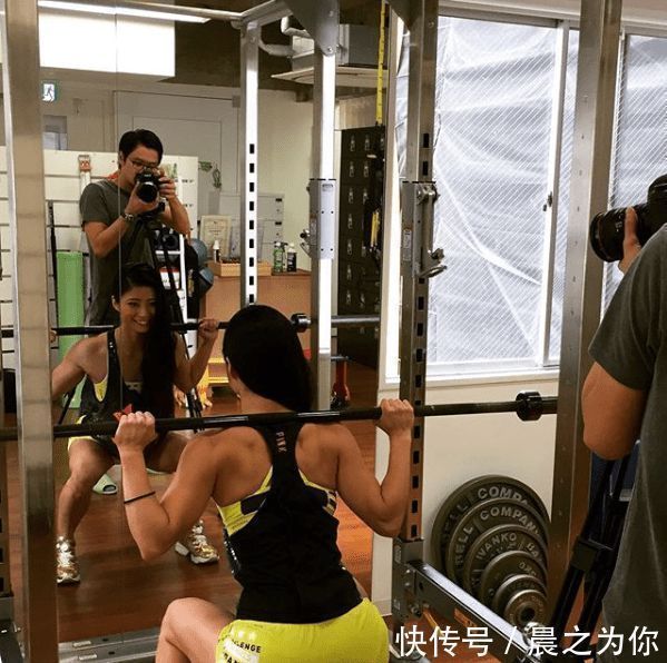 体态|日本普拉提教练，体态优雅韵味十足，坐拥百万粉丝