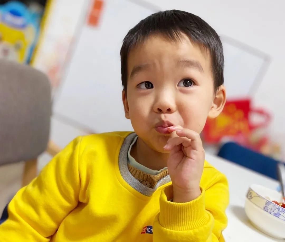 判断孩子|幼儿园老师温馨提示这样穿衣，让孩子不冷不热不生病