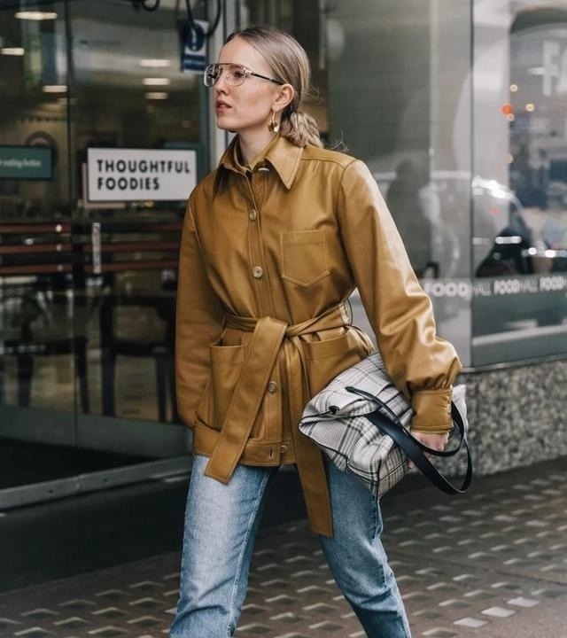 层次感 “阔腿裤”大势已去,今年流行用这条裤子配风衣,时髦显瘦又洋气