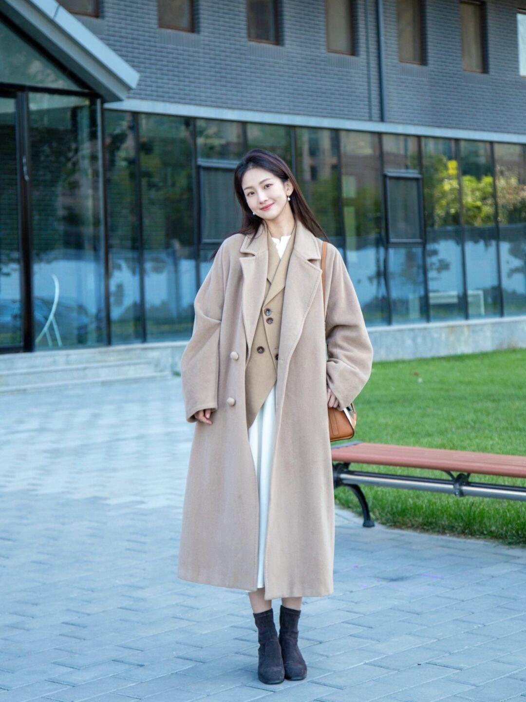 时尚博主|忽冷忽热的季节不知道穿什么?一件毛呢大衣全搞定