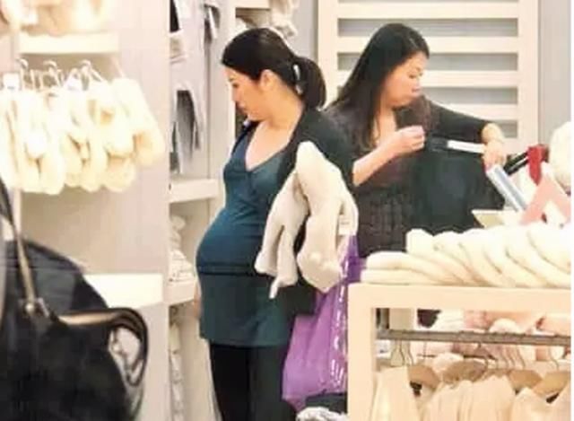 孕期|孕期穿衣有学问:三种衣服不要穿,不利于胎儿发育,你中了几条?