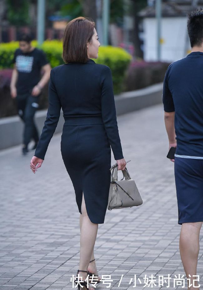 思路|街拍:气质女生的连衣裙穿搭示范,风格多样优雅耐看,穿搭思路值得借鉴