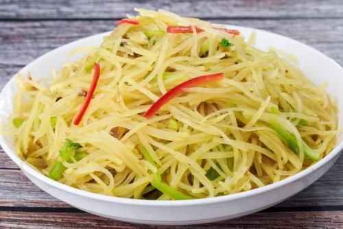 土豆丝|凉拌土豆丝，不要直接焯水，少了一步，难怪土豆丝不爽脆，不入味