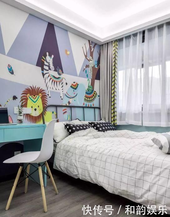 新房|同事家100㎡新房,头次见冰箱放玄关,灰白色调怎么看都不一样