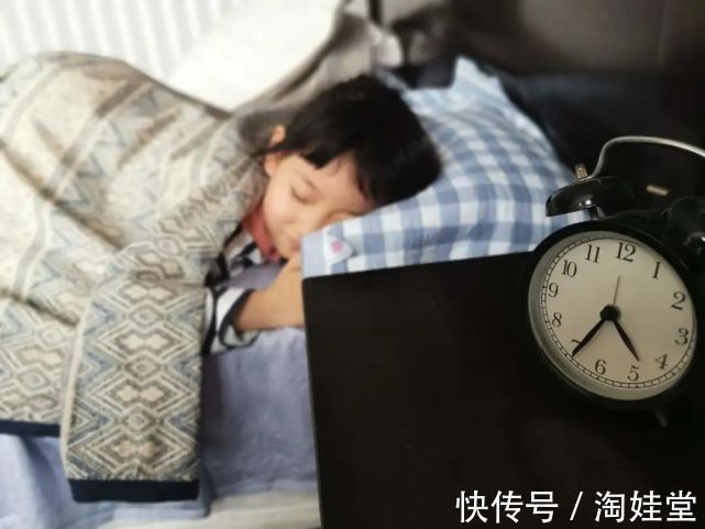 宝妈|孩子几点睡才会长得高?不是晚上的8点和9点,宝妈要懂得