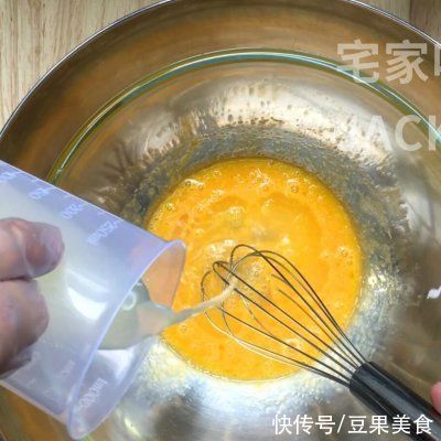 鸡蛋|柠檬夹心磅蛋糕，入口层次丰富，甜而不腻，口齿留香，滋味无穷