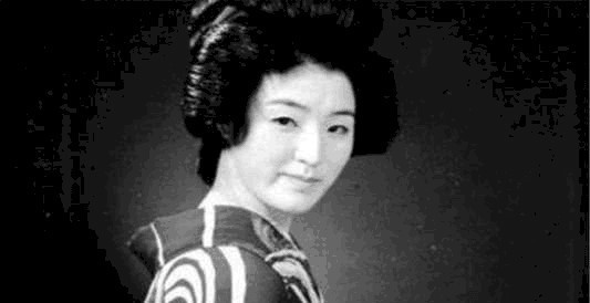 中华民族|他娶了日本女战俘为妻，35年后去日本探亲，才知岳父身价千亿
