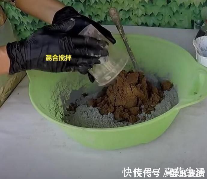 水磨石|旧啤酒瓶我要留着,砸碎了和水泥,做个水磨石花盆比陶瓷的好看