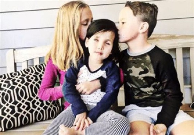 女孩|中国“蓝眼睛”女孩,出生后被抛弃,被美国夫妇领养后,如今怎样