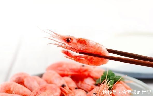 才知道,白灼虾要煮几分钟,大厨牢记这3点,虾肉鲜嫩无腥味