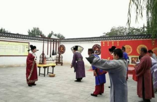 真实|史上真实的唐伯虎悲惨一生,虽说才华横溢,为保命做了这样的事!