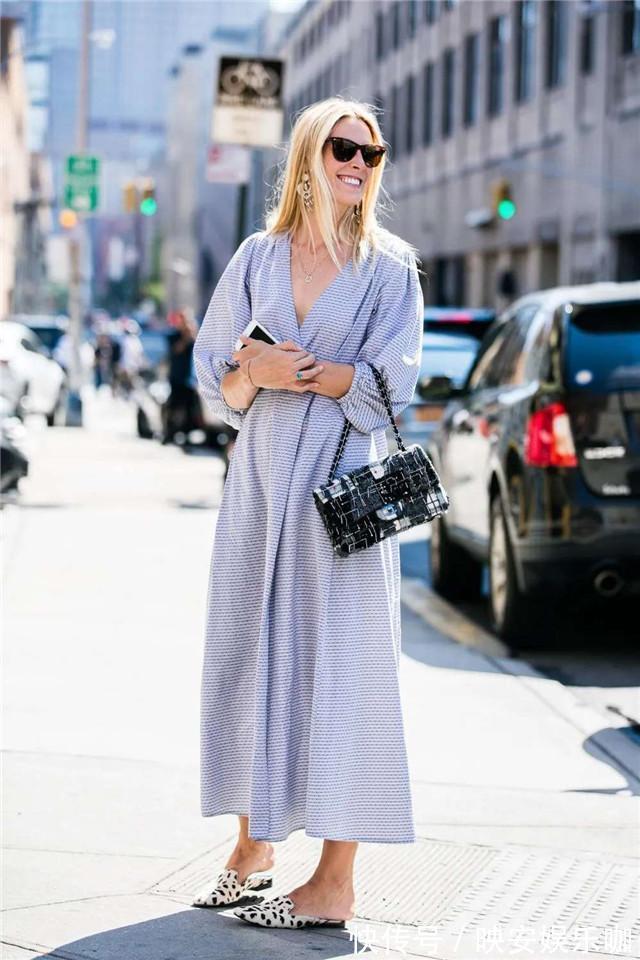 帆布鞋 女人再懒,穿裙子也别配小白鞋了!瞧下面潮人这样穿,时髦有品味