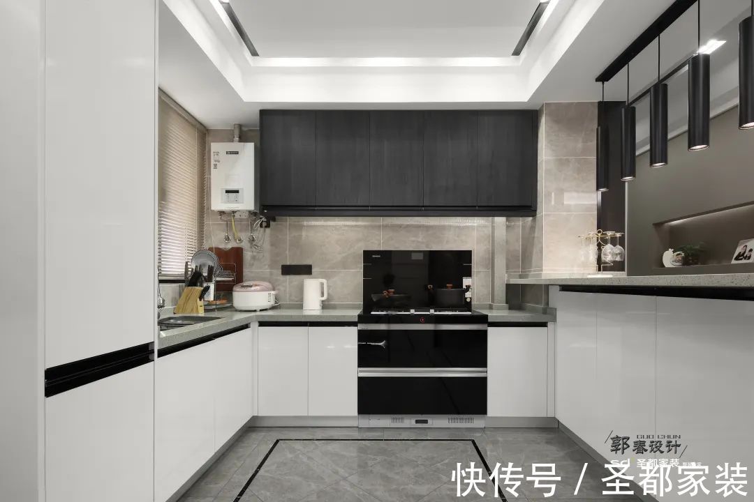 床头灯|三室两厅家装空间的极致利用，能塞下衣帽间，还可打卡小酒吧