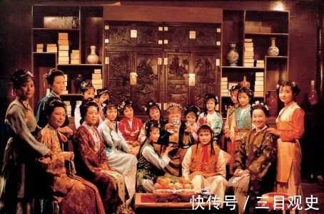 榮國府#賈母吃頓飯奢侈到什么地步?廚房管家一席話,一針見血點出答案