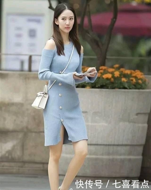 街拍清爽飘逸灵动的小姐姐,随意装扮热辣性感