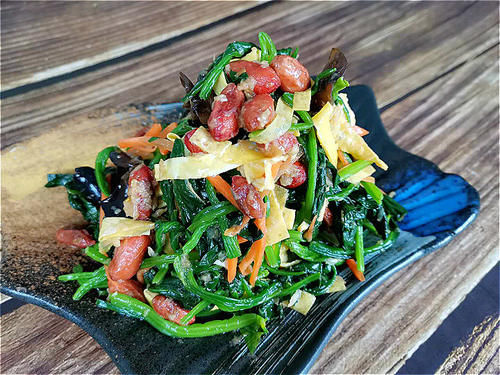  年夜饭，大鱼大肉吃腻了？教你一道凉菜，做法简单，能刮油助消化