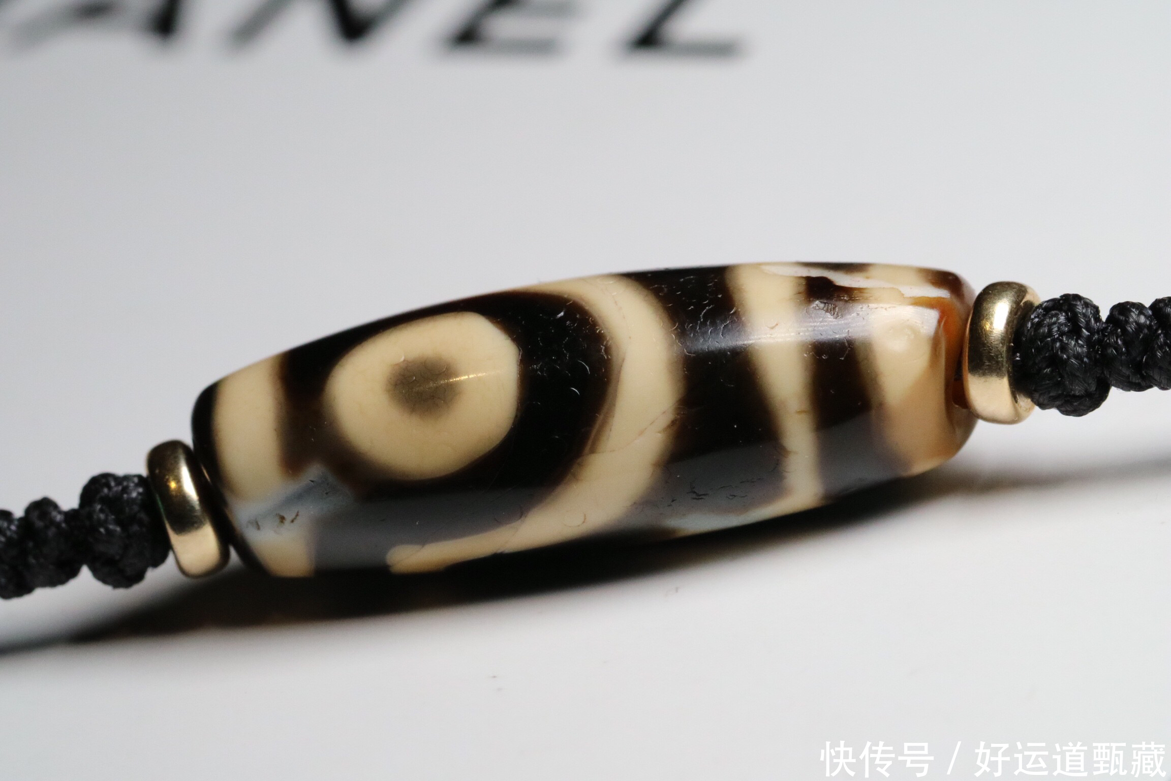 收藏|天珠在藏人心目中地位崇高,世代收藏供养,天珠是如何辨别真假