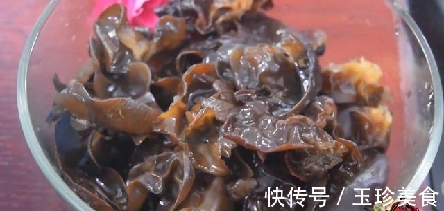 木耳|洋葱凉拌木耳最好吃的做法,简单美味又下饭,看看你喜欢吃不?