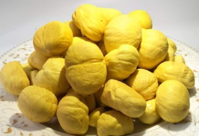 板栗好吃不易剥皮?学会1招窍门,不留绒毛不伤手,快速剥皮