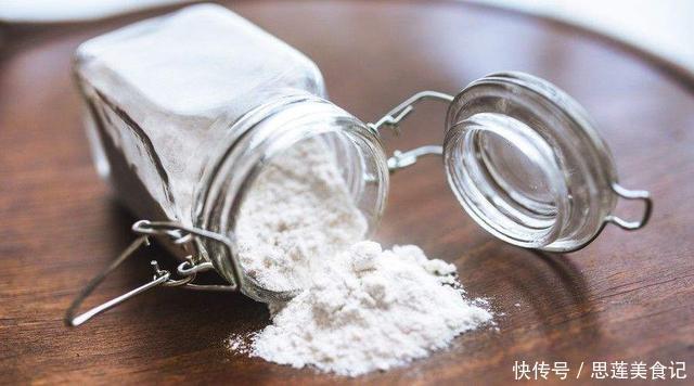 天气热,面粉易生虫子?学会这一招,面粉放一年都不生虫,特干净