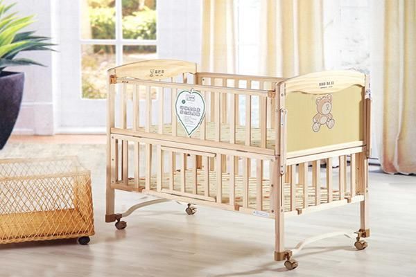 绳带|小小婴儿床，处处隐患大，新手父母需要注意的几个“危险”角落