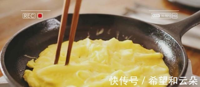 今天的早餐吃太撑了，米饭这样做，颜值高又美味，最后没管住嘴！