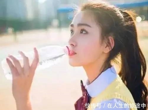 头发|小学妹别再扎“低马尾”了,现在流行“青春马尾”,当心校草主动撩