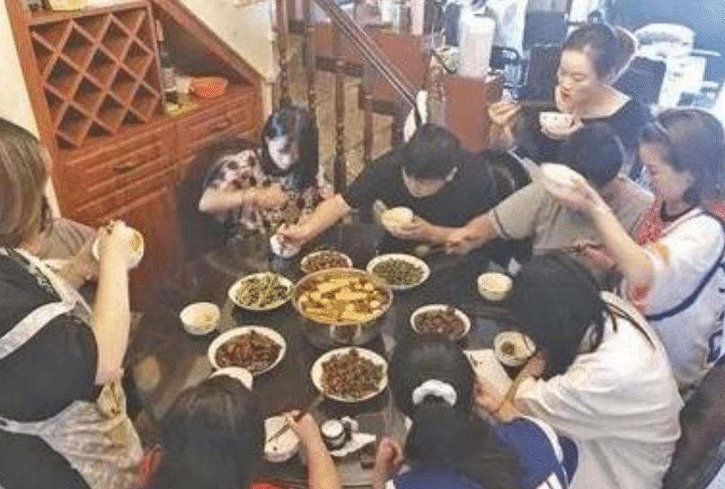 兄弟姐妹|“最强大舅舅团”来了,8个舅舅只有1个外甥女,网友直呼不敢娶