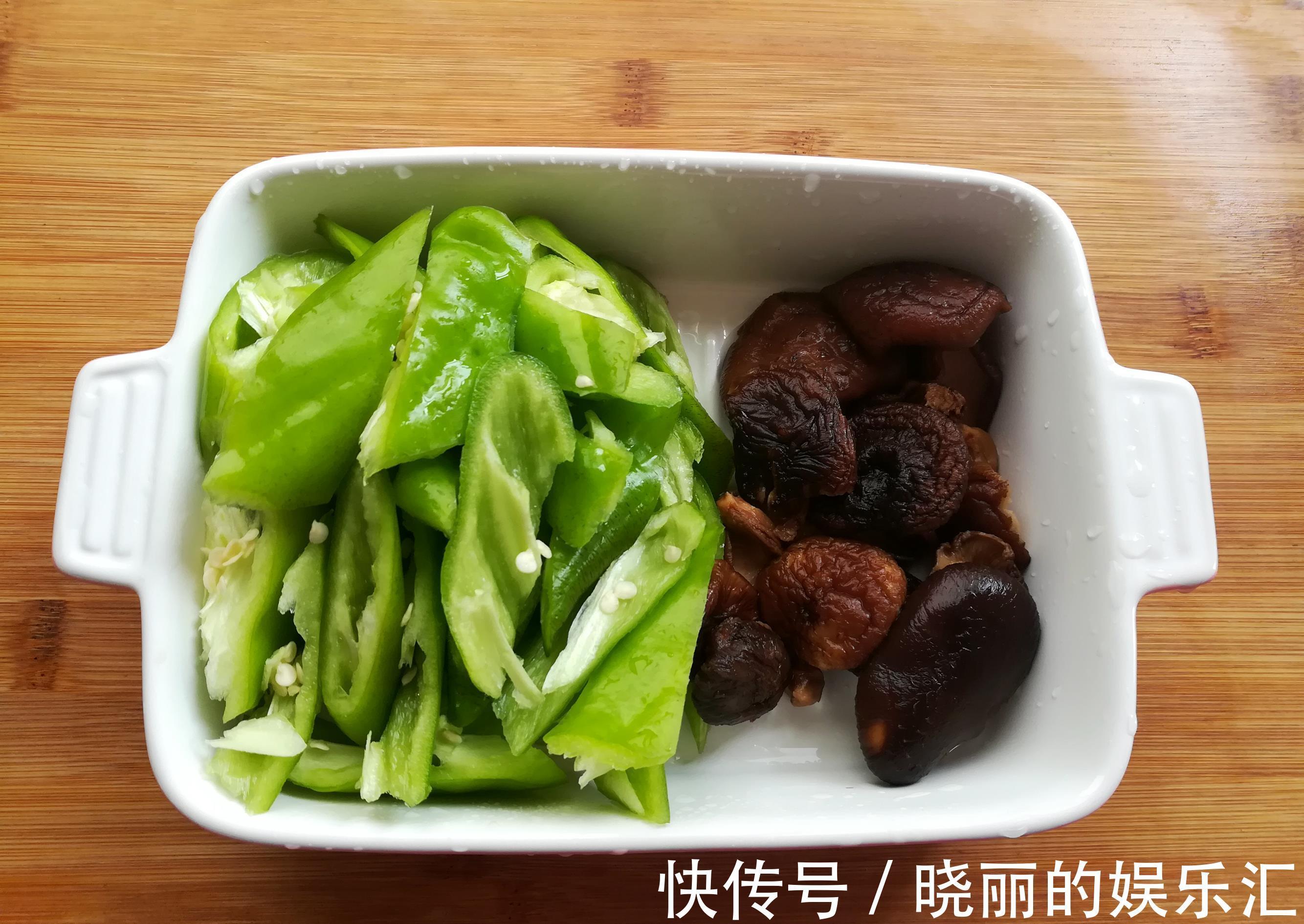 香菇|鸡肉别总是煮汤,加点料,香辣可口清爽不油腻,端上桌就抢光了