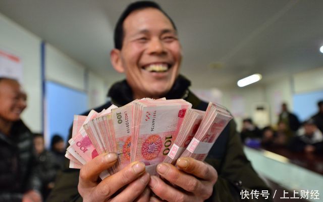 缴纳|为什么越来越多的年轻人,放弃缴纳社保?答案很现实