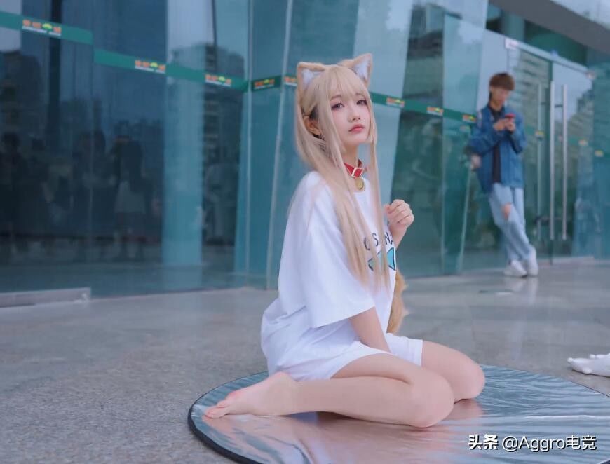 cos|这“漫展”太有排面了,巡演的Coser阵容豪华,还包下黄鹤楼