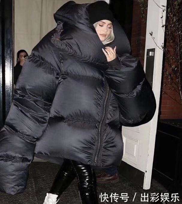 短款羽绒服|冬天啦! 准备好羽绒服吗? 这样的羽绒服搭配我就不信你不喜欢