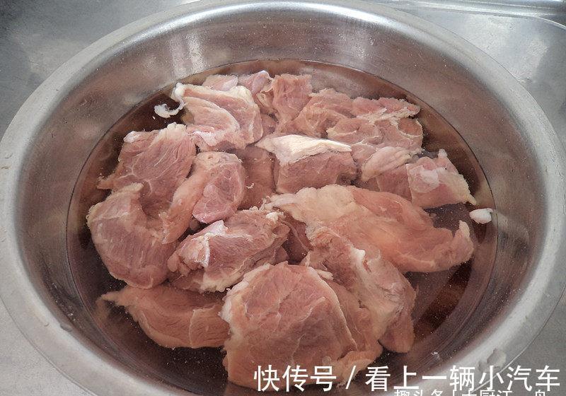 炖牛肉时，牢记“3放2不放”，牛肉软烂入味不腥不柴，越吃越解馋