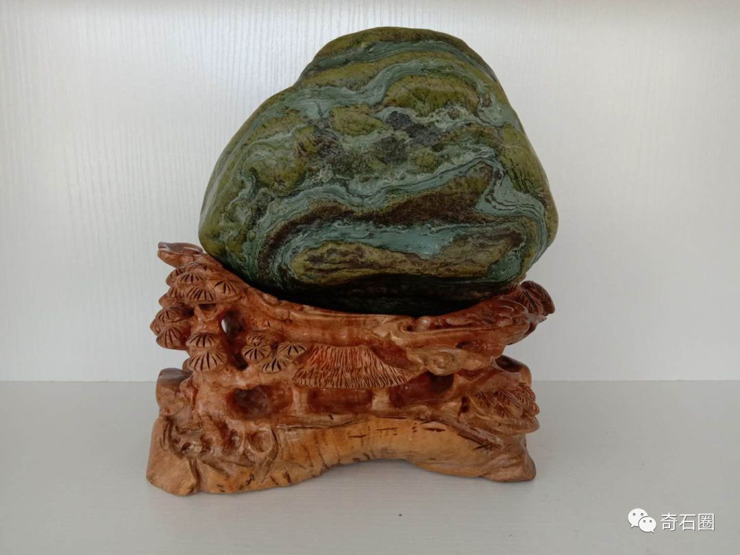 石头|金沙江边的康巴汉子捡了8年石头,摆满了一屋