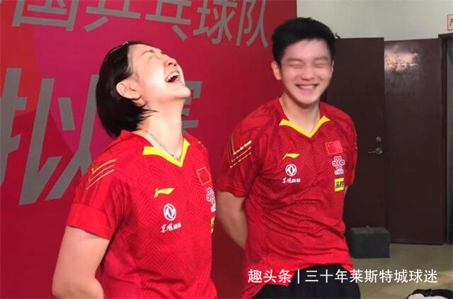 东京奥运|樊振东昔日返乡上热搜!村民放炮欢迎,东哥紧张,弯腰向长辈握手
