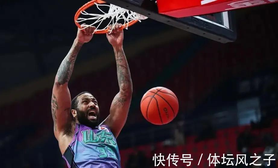 哈德森|山东男篮击败争冠球队,徐长锁险些葬送好局,关键时刻还看哈德森