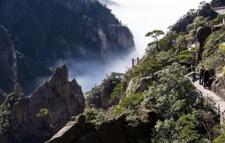 我国最美的山,因为它,一个城市用了800年的名字改成了山名