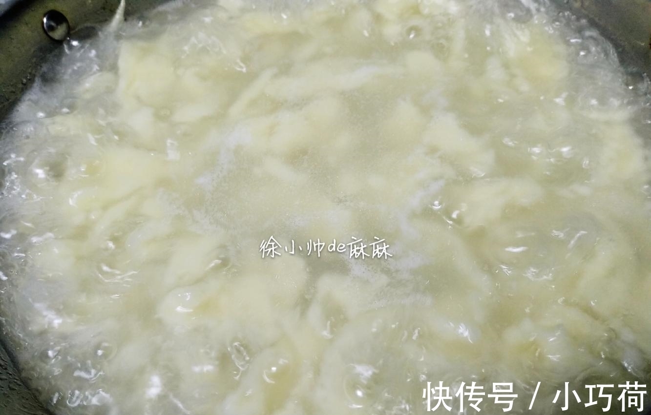 面疙瘩|早餐这样简单做, 只需要两根筷子就搞定, 每次都要吃上三碗才过瘾