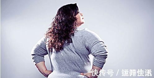 减肥|宅在家肚子大赘肉多?每天2个动作3杯水,快速消脂,突破减肥瓶颈